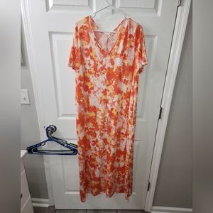 Floral maxi dress with pockets